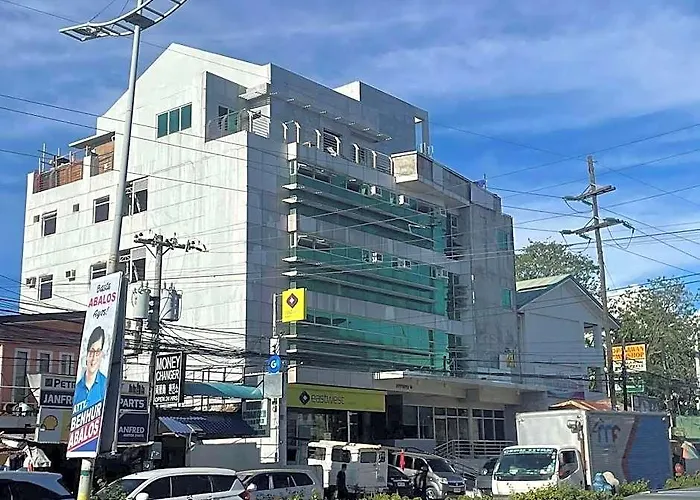 Travelbee Mactan Airport Hotel