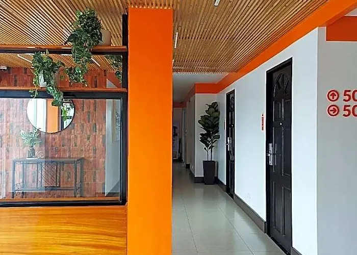 Travelbee Mactan Airport Hotel 3*